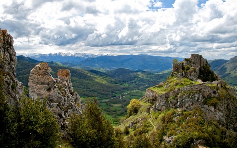 Cathare Country and its major sites : from Carcassonne to Foix