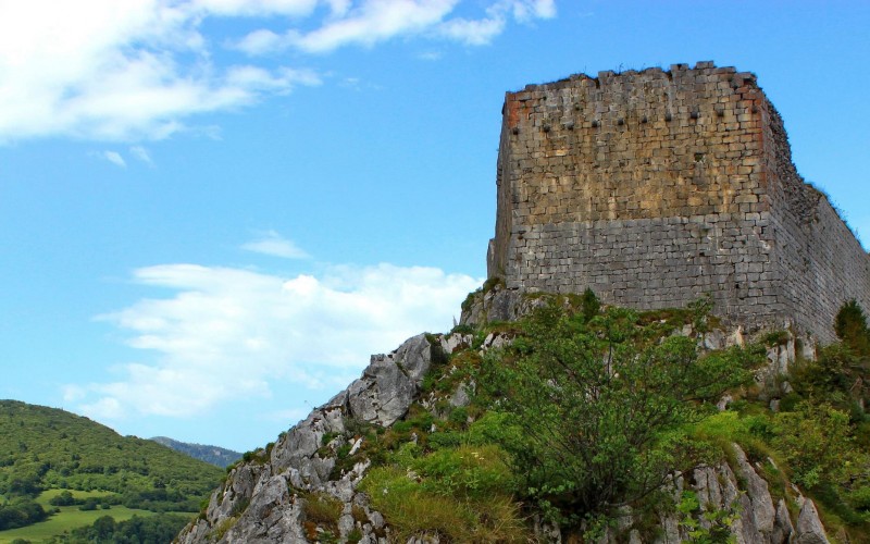 Cathare Country and its major sites : from Carcassonne to Foix