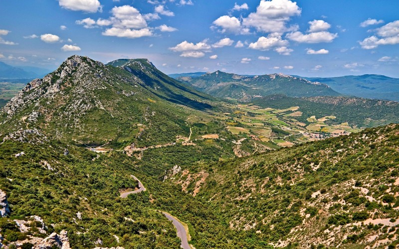 Cathare Country and its major sites : from Carcassonne to Foix