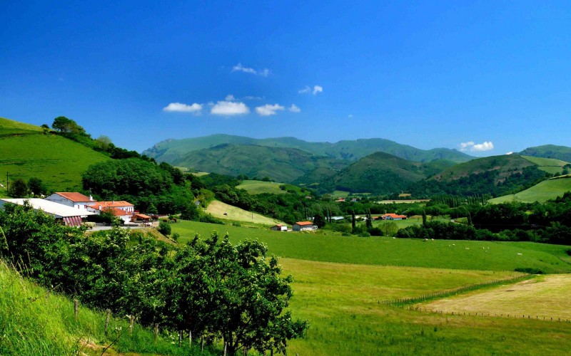 Western Pyrenees, from the Mountains to the Ocean