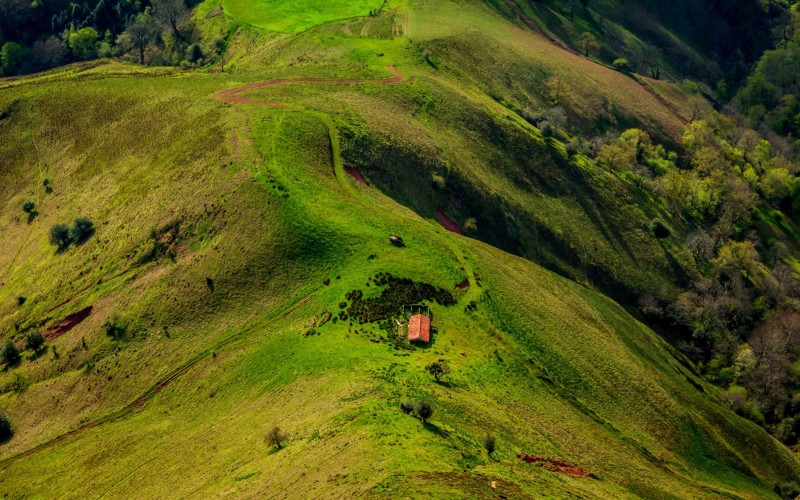 Western Pyrenees, from the Mountains to the Ocean