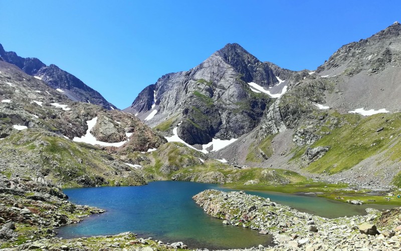 Tour du Vignemale : Des vallées de  Cauterets aux vallées de Tena