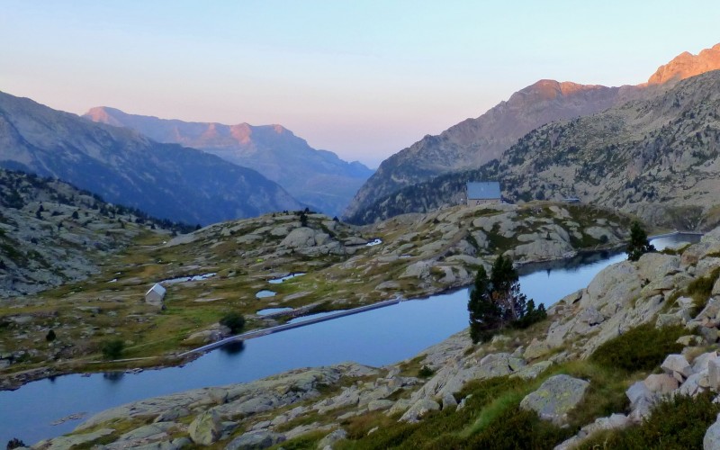 Tour du Vignemale : Des vallées de  Cauterets aux vallées de Tena