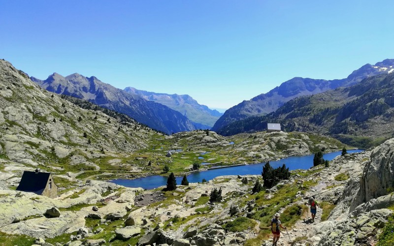 Tour du Vignemale : Des vallées de  Cauterets aux vallées de Tena