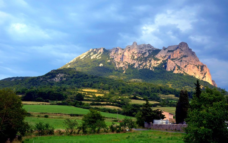 Cathar Castles in the Pyrenees, from Quéribus to Quillan